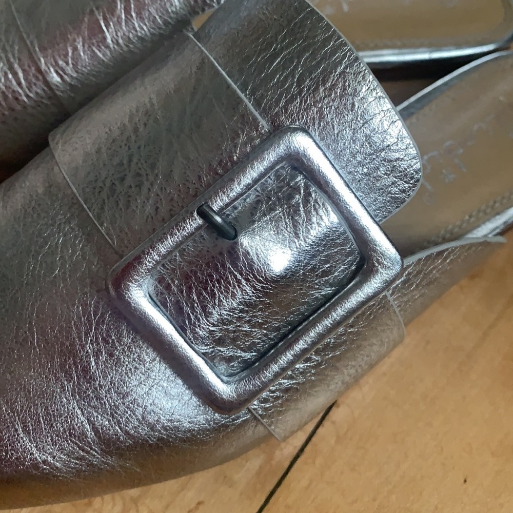 Silver Slides W/buckle 💀 - Picture 6 of 8